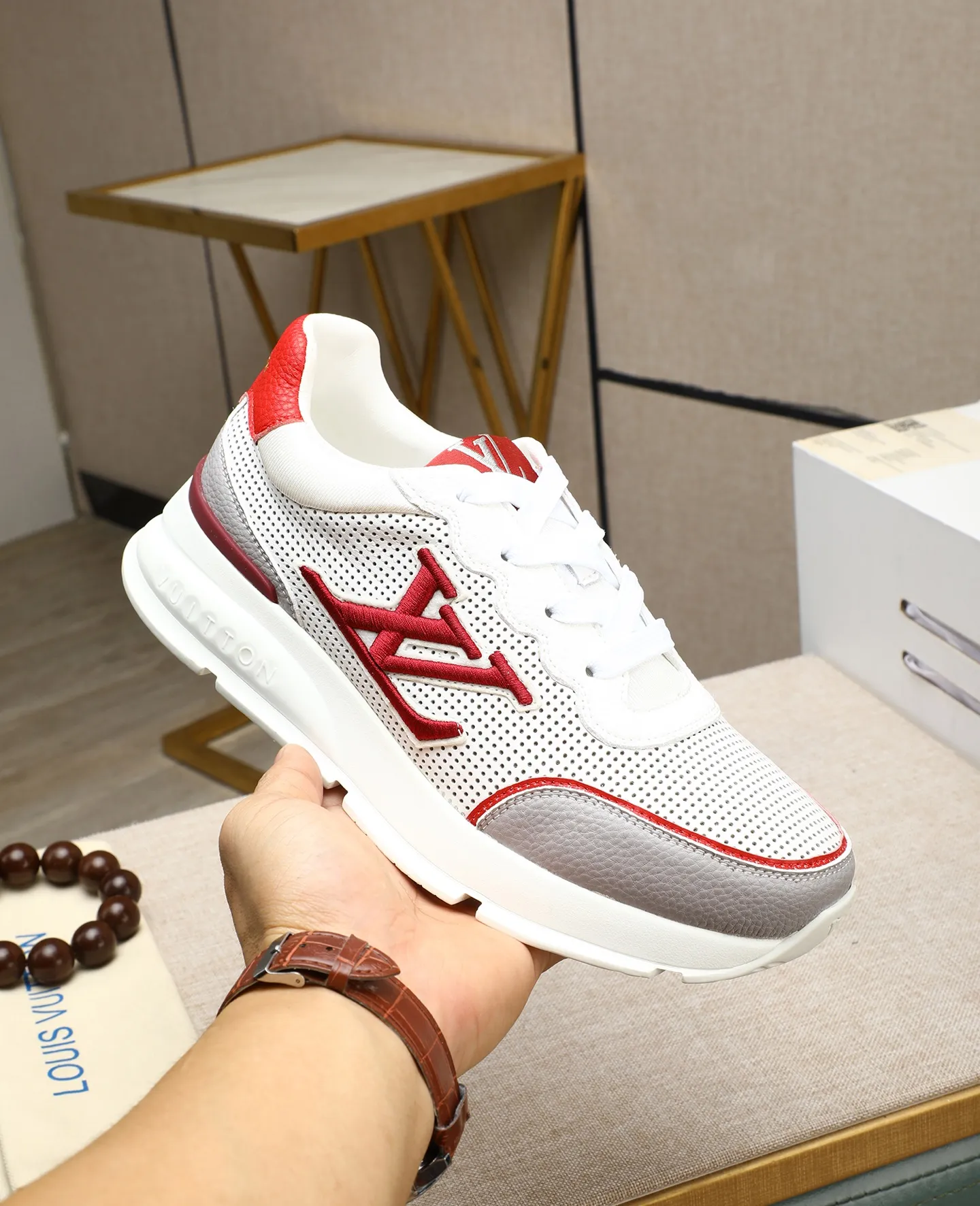 Men's shoes 💰460 📛📛【LOUIS VUITTON】Louis Vuitton official website synchronized new products 👟Milan fashion catwalk style 🇰🇾🇰🇾LV family logo, celebrity style, a must-have for fashionistas ⚠️First-layer calfskin ➕Genuine leather lining ➕Official website original version special outsole 👞Number 38-44